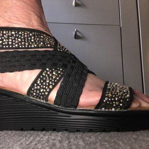Bernie Mev black/gold wedge sandal SZ 38